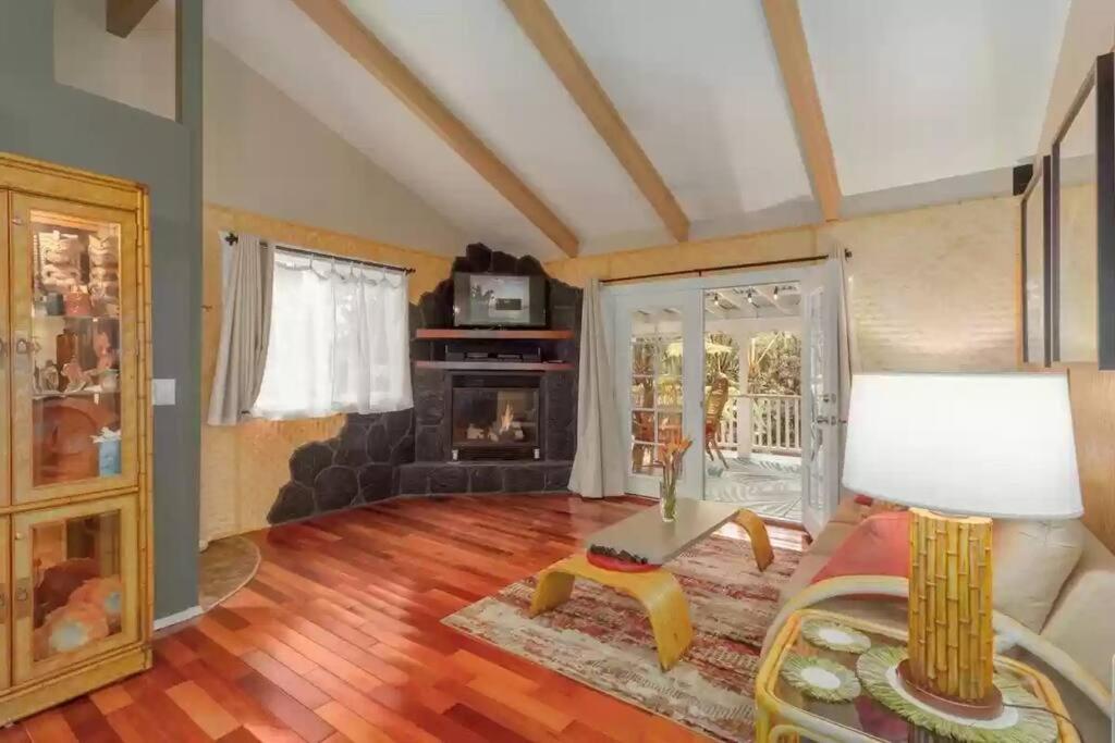 Hau'Oli Place Tiki Cottage In 볼케이노 외부 사진